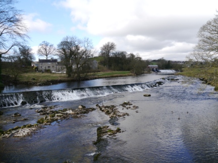 The weir just above Linton Falls