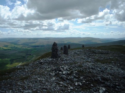 Cairns on Wild Boar Fell