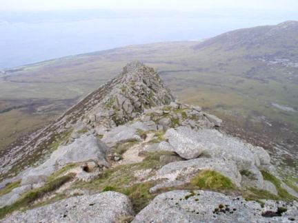 The top of Beinn Bharrain's spiney ridge
