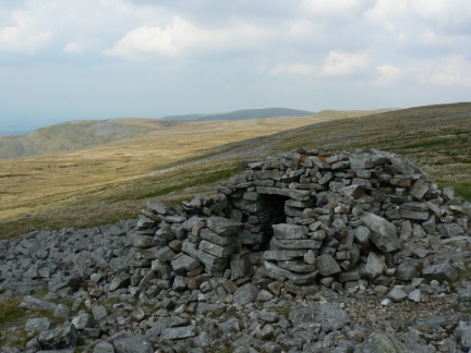 The mountain bothy on Stoop Band