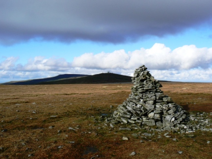 The top of Knock Fell looking to the Dun Fells and Cross Fell