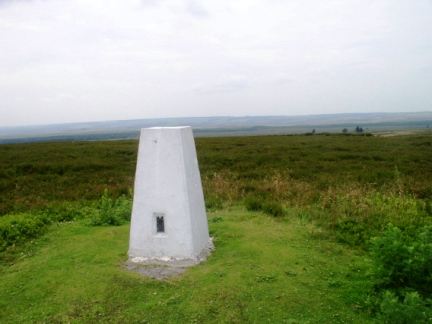 Looking south from the trig point on Roppa Edge