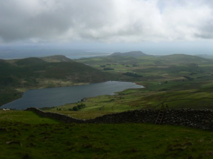 Looking down to Llŷn Cwmystradlyn